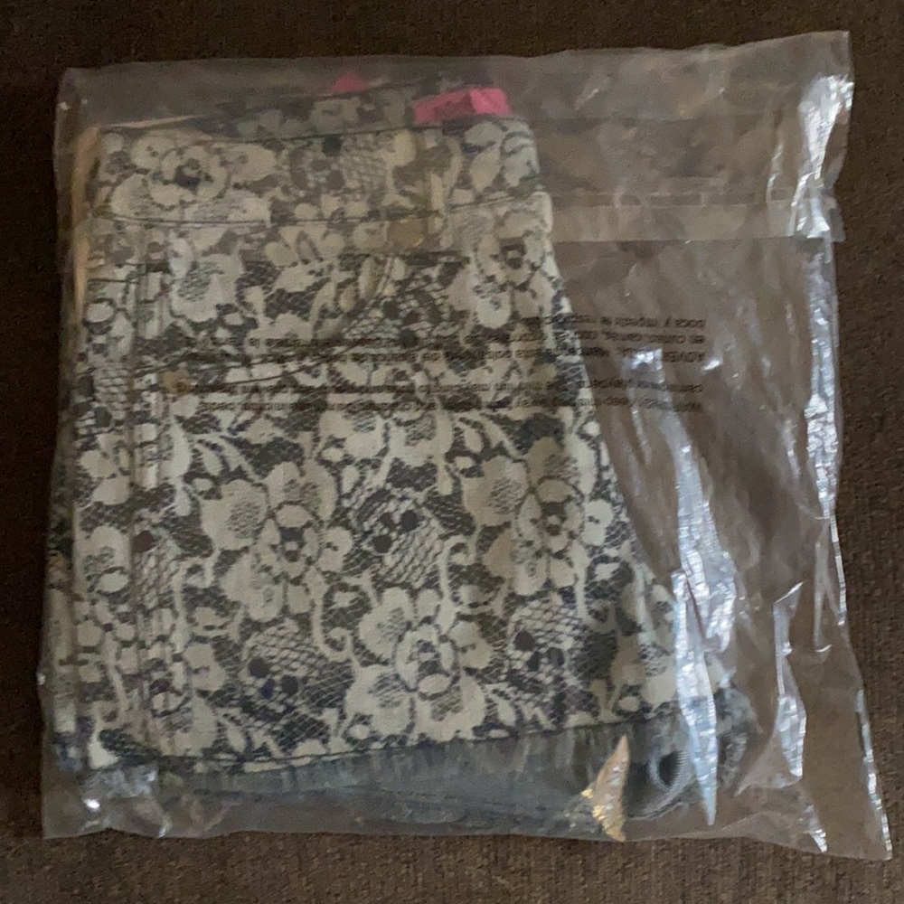 Betsy Johnson - image 2